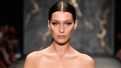 bella hadid nuda|Bella Hadid Appears Nude in French Vogue